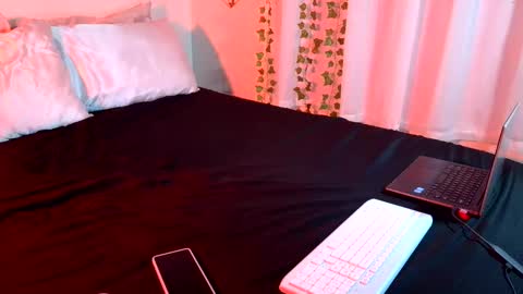 Bria Bubbles online show from December 7, 7:38 am