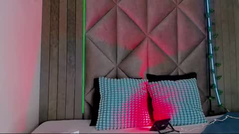 B R I A  online show from December 1, 7:30 pm