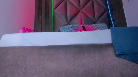 B R I A  online show from December 5, 7:54 pm