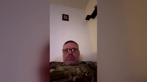 Snapshot of brian38431 chatting on December 15, 12:31 pm brian38431 online show from December 15, 12:31 pm