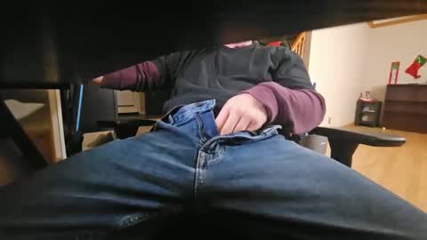 Snapshot of brian7891012 chatting on December 29, 4:05 am brian7891012 online show from December 29, 4:05 am