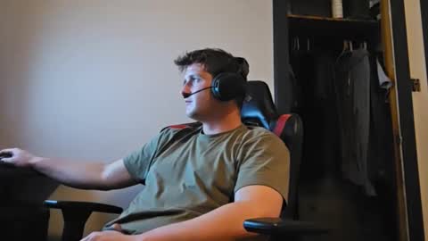 Snapshot of brian7891012 chatting on January 15, 9:29 pm brian7891012 online show from January 15, 9:29 pm