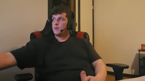 Snapshot of brian7891012 chatting on February 20, 6:41 pm brian7891012 online show from February 20, 6:41 pm