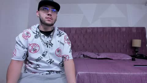 Snapshot of brian_chiki chatting on December 23, 12:14 am Brian Chiki online show from December 23, 12:14 am