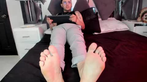 Snapshot of brian_chiki chatting on February 27, 6:53 pm Brian Chiki online show from February 27, 6:53 pm