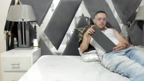 Snapshot of brian_chiki chatting on March 10, 2:39 am Brian Chiki online show from March 10, 2:39 am