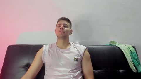 Snapshot of brian_mac chatting on January 3, 11:01 pm brian_mac online show from January 3, 11:01 pm