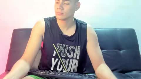 Snapshot of brian_mac chatting on January 23, 3:05 am brian_mac online show from January 23, 3:05 am