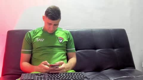 Snapshot of brian_mac chatting on January 28, 3:04 am brian_mac online show from January 28, 3:04 am