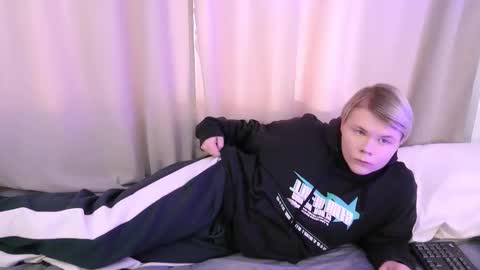 brian_mils online show from February 12, 11:05 am