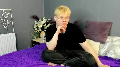 brian_mils online show from April 29, 1:04 pm