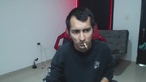 Snapshot of brian_sweetx chatting on February 23, 1:13 am Brian sweetx Independent online show from February 23, 1:13 am