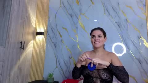 Manuela online show from April 13, 1:33 am