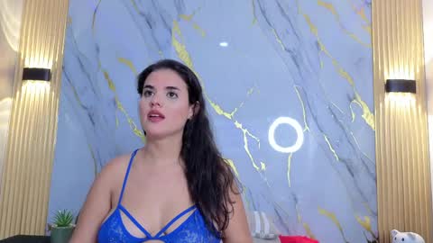 Manuela online show from April 15, 3:35 am