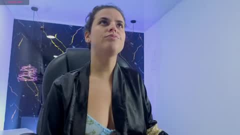 Manuela online show from June 2, 3:19 am