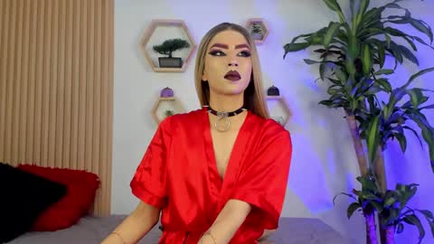 Snapshot of briana_white chatting on October 14, 5:47 pm briana_white online show from October 14, 5:47 pm