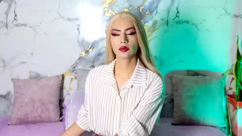 Snapshot of briana_white chatting on July 6, 4:09 pm briana_white online show from July 6, 4:09 pm