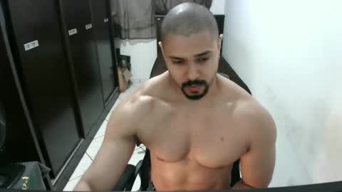 Snapshot of brianaries chatting on October 23, 5:18 am brianaries online show from October 23, 5:18 am