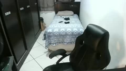 Snapshot of brianaries chatting on November 25, 4:23 am brianaries online show from November 25, 4:23 am