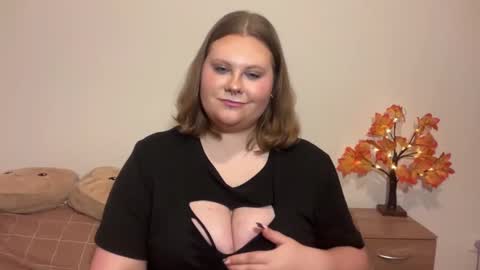 Snapshot of briannakiss21 chatting on November 16, 7:30 pm Brianna online show from November 16, 7:30 pm