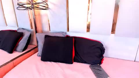 briannaroses1 online show from March 18, 5:54 am