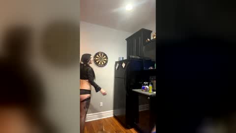 Snapshot of bricks808 chatting on February 2, 12:20 am bricks808 online show from February 2, 12:20 am