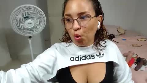 brida_angela29 online show from April 15, 10:43 pm