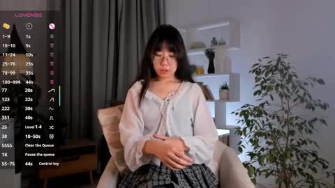 Snapshot of bridgetbottrell chatting on November 30, 1:09 am Hanna online show from November 30, 1:09 am