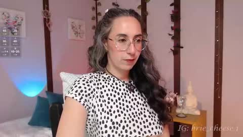 Snapshot of brie_cheese1 chatting on February 25, 3:43 pm Brie Ill be away November 2829 and 30. See u on Sunday for more fun online show from February 25, 3:43 pm