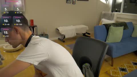 Snapshot of bright_bi chatting on December 11, 1:47 am bright bi online show from December 11, 1:47 am