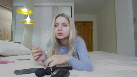 Snapshot of brightrays__ chatting on January 13, 1:02 am Amina Adelina online show from January 13, 1:02 am