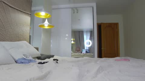 Snapshot of brightrays__ chatting on January 13, 4:07 am Amina Adelina online show from January 13, 4:07 am