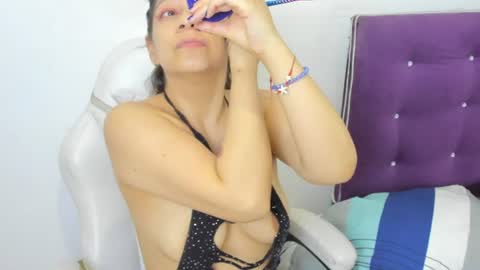 Snapshot of brillit_squirt chatting on July 5, 3:13 am brillit_squirt online show from July 5, 3:13 am