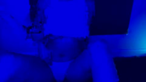 brilovely2222 online show from April 18, 5:11 am