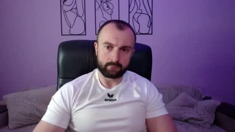 brindlefly69 online show from April 7, 10:48 am