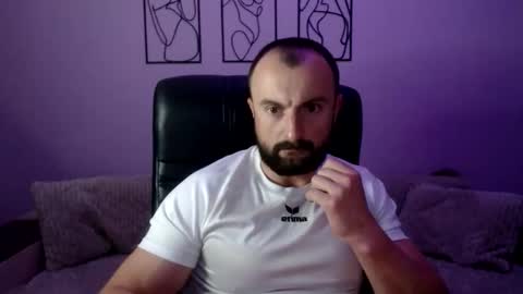 brindlefly69 online show from June 3, 10:51 am
