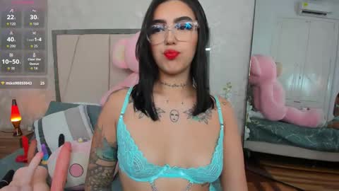 Snapshot of brinna_cox chatting on October 2, 12:34 pm brinna_cox online show from October 2, 12:34 pm
