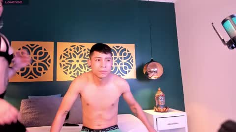 Snapshot of britany_antony chatting on December 23, 11:36 am Britany and Anthony online show from December 23, 11:36 am