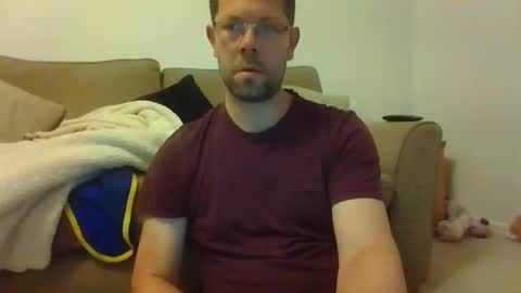 Snapshot of britguy6985 chatting on June 10, 9:46 pm britguy6985 online show from June 10, 9:46 pm