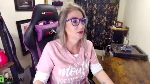 Snapshot of britishladya chatting on December 17, 6:31 pm Lady Annabelle Montgomery online show from December 17, 6:31 pm