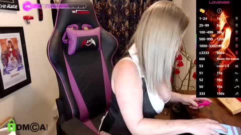 Snapshot of britishladya chatting on February 6, 8:45 pm Lady Annabelle Montgomery online show from February 6, 8:45 pm