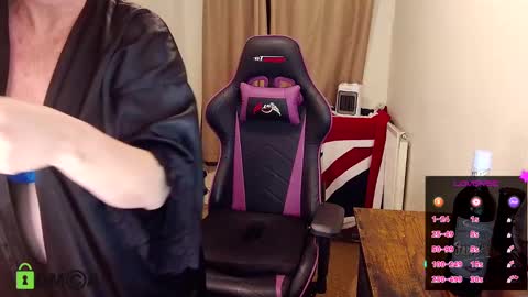 Snapshot of britishladya chatting on March 12, 11:22 pm Lady Annabelle Montgomery online show from March 12, 11:22 pm