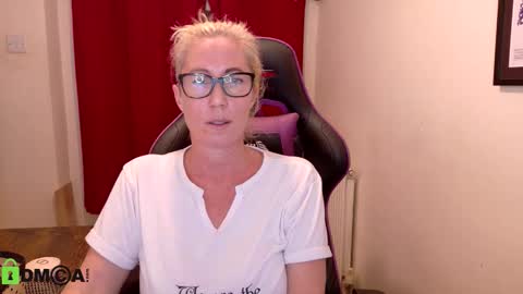 Snapshot of britishladya chatting on November 19, 9:26 pm Lady Annabelle Montgomery online show from November 19, 9:26 pm