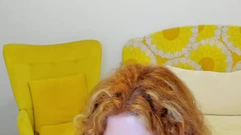 Snapshot of britishmilfpenelope chatting on June 8, 1:33 pm Penelope online show from June 8, 1:33 pm