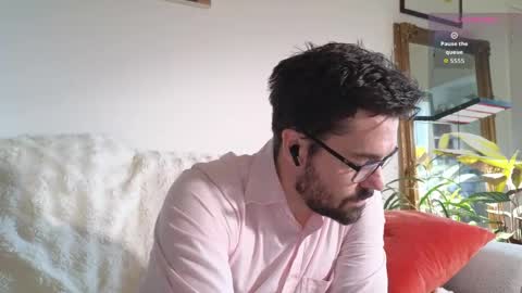 Snapshot of britishpoet chatting on May 17, 4:58 pm Callum online show from May 17, 4:58 pm