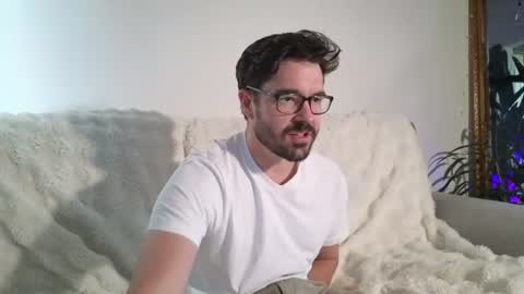 Snapshot of britishpoet chatting on July 21, 8:11 pm Callum online show from July 21, 8:11 pm