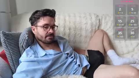 Snapshot of britishpoet chatting on August 6, 12:40 pm Callum online show from August 6, 12:40 pm