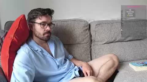 Snapshot of britishpoet69 chatting on August 4, 12:08 pm British Poet online show from August 4, 12:08 pm