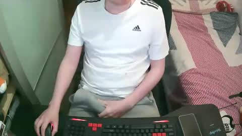 British Tom online show from April 5, 11:46 pm