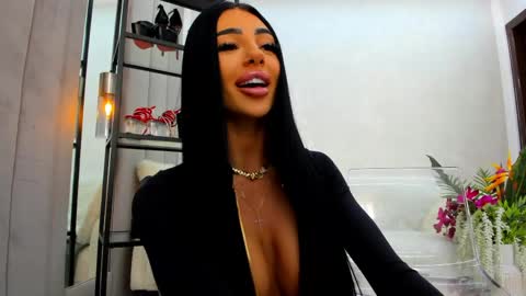 britney_charm online show from April 18, 7:34 am